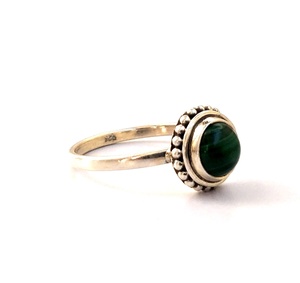 Bague en argent sterling 925 en malachite naturelle pour femmes bijoux faits à la main fabricant de bagues en argent en gros en vrac - Product Image 4