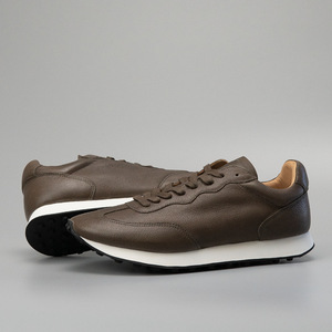 Zapatillas de Baloncesto para Hombre, Zapatillas Deportivas de Caña Alta para Cancha Interior y Exterior, con Amortiguación de Impactos, Suela Antideslizante, Diseño Duradero - Product Image 4