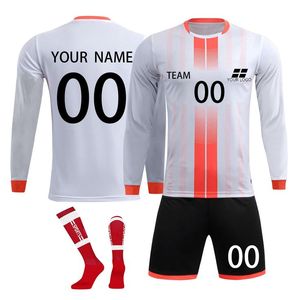 Vêtements de football personnalisables de haute qualité Chemises et shorts en maille confortables Ensemble élégant avec un service OEM à faible quantité minimale de commande disponible - Product Image 3