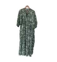 Robe midi d'été verte à imprimé ethnique pour femme, col rond, manches 3/4, boutonnée sur le devant, style bohème décontracté, écologique et respirante