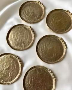 Ensemble de 6 pièces, nouveaux sous-verres en métal les plus vendus, sous-verres de forme ronde, artisanat décoratif en métal, or, par décor, impex - Product Image 2