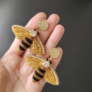 Pendientes de cuentas hechos a mano con diseño floral Dulhan Haldi Mehendi, joyería festiva para mujer al mejor precio. - Product Image 4