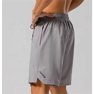 Fabricante directo de fábrica Pantalones cortos para hombres Clientes Diseño exigente y logotipo Bolsillo de secado rápido Pantalones cortos transpirables de alta calidad para hombres - Product Image 2