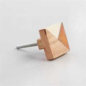Boutons en bois créatifs faits à la main pour armoires de cuisine et tiroirs Nouveaux meubles en bois et en résine d'Inde pour la maison et les hôtels - Product Image 6