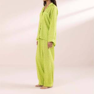 Conjunto de Pijama de Satén para Mujer, Elegante y Cómodo, Dos Piezas - Product Image 1