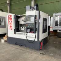 Centre d'usinage vertical CNC 4 axes ALVMC640 avec commande GSK et cône de broche BT40 pour la fabrication de moules automobiles et de pièces métalliques de base