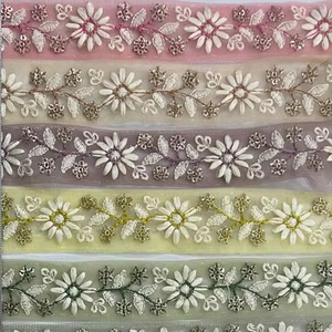 Luxe traditionnel 9 Mtr. Filet papillon en dentelle indienne motif de fleurs 3D colorées brodé sacs classiques simples romantiques - Product Image 3