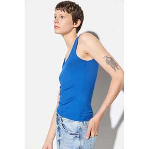 เสื้อยืดคอกลมลำลองพร้อมสายกว้าง โลโก้ด้านหน้า-01009 - Product Image 3