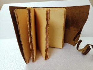 Papiers faits à la main sur mesure à l'aspect ancien idéal pour les classeurs de livres et les fabricants de revues en 125 GSM - Product Image 6