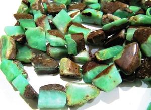 Perles de chrysoprase naturelle de haute qualité, de couleur verte, de 11 mm à 15 mm, découpées au laser, en forme de pépites, brin de 8 pouces de long par brin - Product Image 3