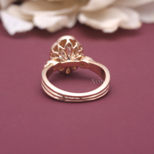 Bague de fiançailles ovale en diamant de laboratoire certifié IGI, avec halo, en or rose/jaune et blanc 14 carats, style vintage, pour femme - Product Image 4