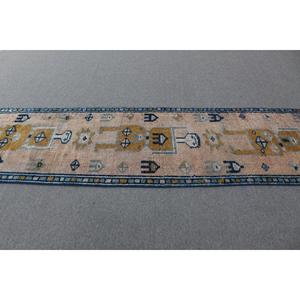 Alfombra Turca Vintage, Alfombra Herki de 2.6x10.5 pies, Alfombra con Puntos Azules y Amarillos - Product Image 3
