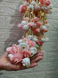 Paire de bracelets floraux Kaleera Punjabi, bijoux floraux pour la cérémonie Sangeet, bijoux de poignet sikh, accessoire de douche nuptiale, cadeaux Poruwa - Product Image 4