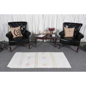 Alfombra Turca Vintage Pequeña de 2.5x5.7 pies, Alfombra Blanca con Plantas y Árboles Amarillos - Product Image 2