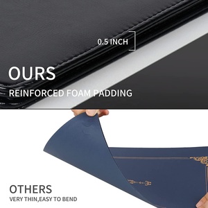 Carpeta de Presentación y Cubiertas para Diplomas y Certificados DIVRIS de Cuero PU Negro con Logotipo Personalizado en Relieve y Acabado Acolchado para Premios Académicos - Product Image 3