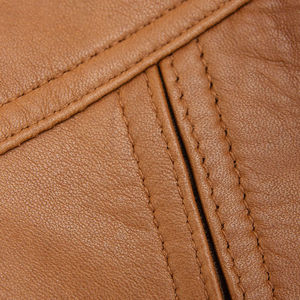 Chaqueta informal de moda con apariencia de cuero liso, diseñada para atuendos modernos, ideal para uso diario en la calle. - Product Image 5