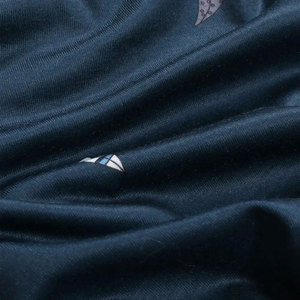 Polo de tela cómoda de secado rápido para hombre Camiseta de polo de color único ligero hecho en fábrica MOQ bajo para hombre - Product Image 6