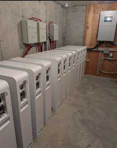 Expédition rapide - Système de batterie de secours hybride Sol-Ark 15K - Sortie 15 kW - Stockage 16-48 kWh - KL - Product Image 1