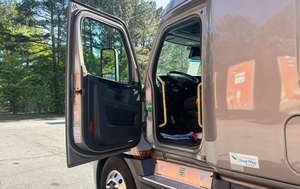 Camiones Freightliner Cascadia 126 Sleeper Usados 2023 2022 2021, Camión con Cabina Condominial 72, 455HP, Transmisión Automática de 12 Velocidades - Product Image 6