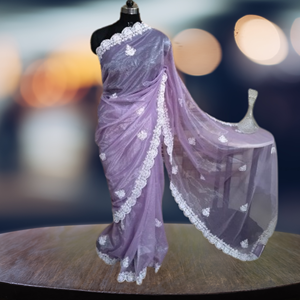 Vêtements élégants de saree en soie indienne traditionnelle finement brodée avec des conceptions complexes - Product Image 6