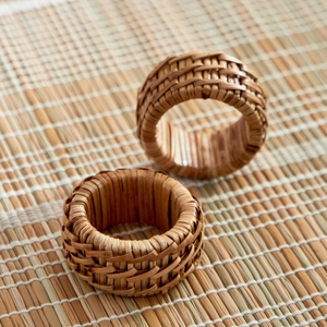 Vente en gros de ronds de serviette tissés en rotin, décoration de table naturelle faite à la main, porte-serviettes bohème rustique pour mariage et dîner - Product Image 3