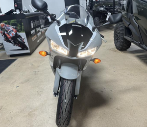 2026 La mejor moto comercial en subasta CBR600RR 599cc 121HP 14,000RPM Lista para enviar - Product Image 1