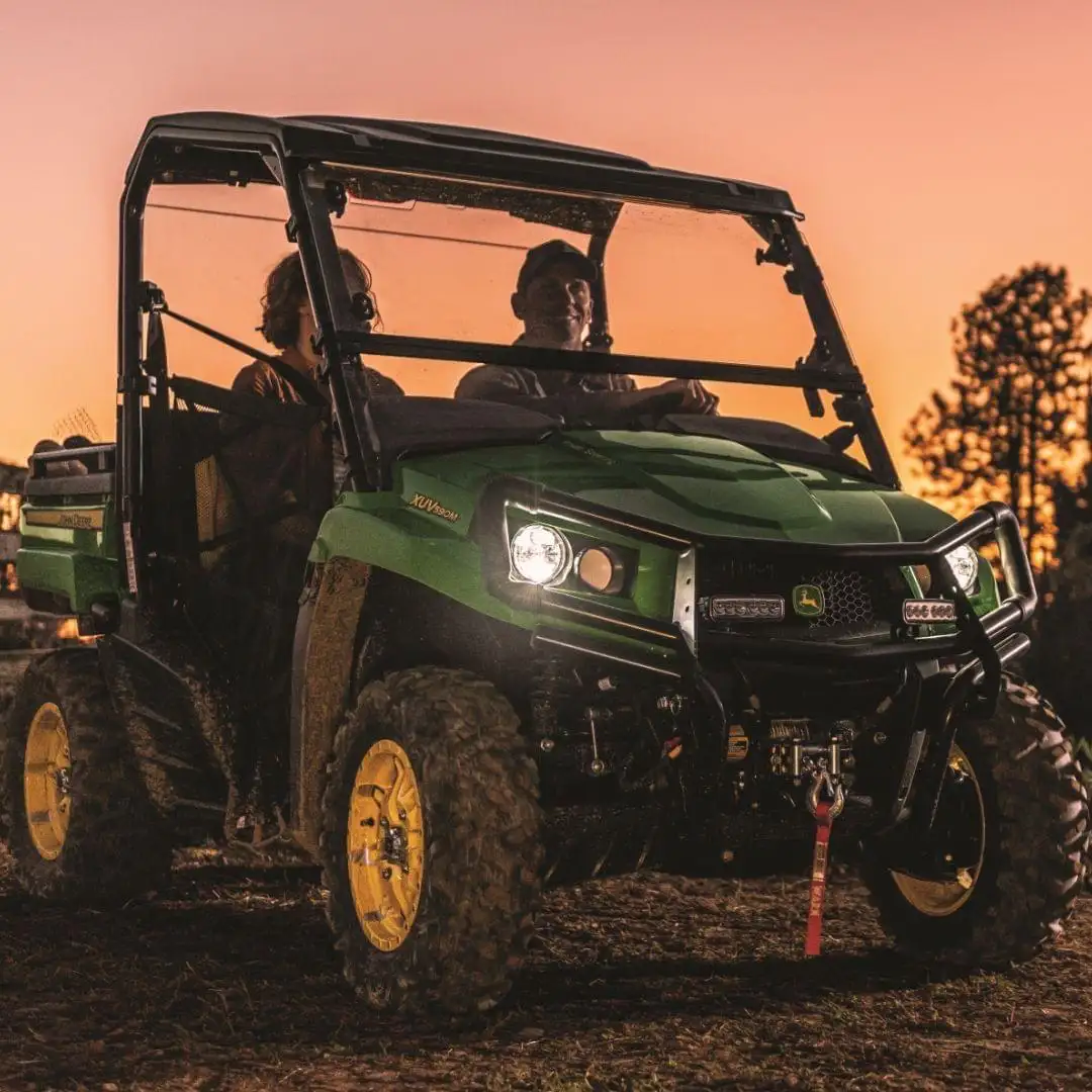 John Deer Gator XUV 865M GatorとJohn Dere Gator XUV 855Dを米国オーストラリアに迅速に配送