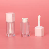 OMI 8ml rose hexagone maquillage brillant à lèvres personnalisé liquide Blush bâton conteneur recyclable brillant à lèvres tube avec grande baguette
