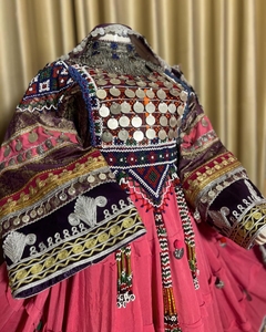 Vestido de mujer bordado tradicional afgano hecho a mano de terciopelo afgano Salwar para fiesta de boda tamaño personalizado algodón de seda en oferta $113 - Product Image 1