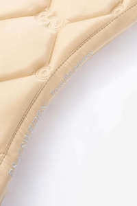 2024 Safari Tapis de selle de dressage marron clair avec finition satinée et matelassage Accessoire équestre essentiel - Product Image 2