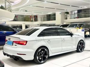 Voiture d'<span class=keywords><strong>occasion</strong></span> parfaite : <span class=keywords><strong>Audi</strong></span> <span class=keywords><strong>RS</strong></span> 3 berline 2026, prête à être expédiée - Product Image 3
