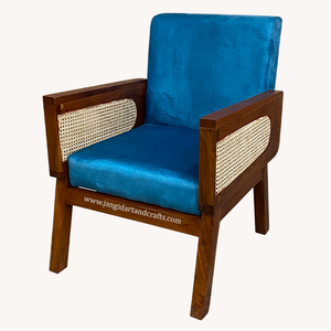 Sillón de madera de teca de estilo moderno de mediados de siglo con cojín de terciopelo azul y paneles de ratán tejidos a mano para uso en interiores de hoteles. - Product Image 2