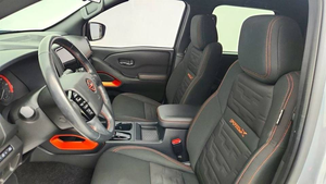 Nissan Frontier PRO-X Pickup Truck d'occasion 2024, conduite à gauche, sièges en cuir, caméra de recul, phares au xénon, écran tactile, 5 places - Product Image 3