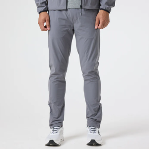 Conjunto de Chándal de Nailon Personalizado OEM con Ribete Reflectante, Chándales Deportivos, Ropa Deportiva Urbana para Hombre, Chándal Cortavientos de Poliéster - Product Image 5