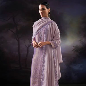 Vente en gros de jacquard de soie Salwar Kameez Collection Catalogue de vêtements de fête Tenue de mariage Vêtements indiens et pakistanais Tarif de gros - Product Image 1