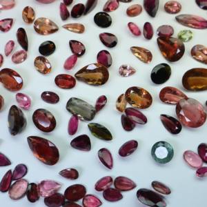 Lot de pierres précieuses de tourmaline multicolore de formes et de tailles assorties, émeraude naturelle polie - Product Image 1