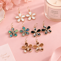 Anting Gantung Bunga Bohemian dari Paduan Seng untuk Wanita, Anting Bunga Lima Kelopak Multi Warna, Perhiasan