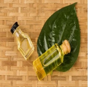 100% huile essentielle de feuille de bétel naturelle pure extrait de plantes cultivées sauvages dans une bouteille en verre ou en plastique meilleur prix - Product Image 2