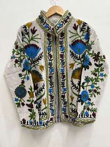 Veste courte Suzani 100% coton pour femmes, veste brodée à la main, cadeau spécial pour les festivals, confort et respirabilité - Product Image 4