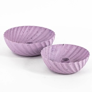 Candelabros modernos de metal con diseños únicos y creativos para decoradores del hogar que buscan acentos distintivos - Product Image 2