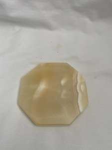 Posavasos de Alabastro Egipcio Hecho a Mano con Reverso de Terciopelo - Product Image 5