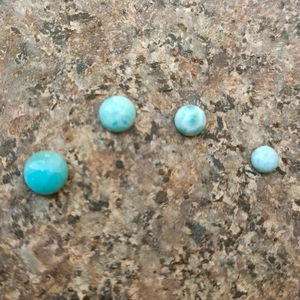 Pierre précieuse Larimar bleu naturel cabochon, la plus vendue, en vrac, taillée, fine et délicate, calibrée de 3 à 21 mm, pour la fabrication de bijoux - Product Image 1