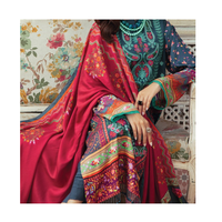 Dernières robes 3 pièces respirantes en velours côtelé imprimé pour femmes Impression numérique fabriquée au Pakistan disponibles à la vente