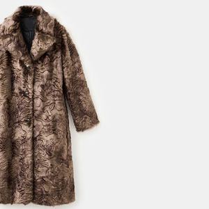 Service OEM Manteaux en fourrure pour femmes de haute qualité disponibles dans toutes les tailles et toutes les couleurs MOQ faible Prix raisonnables Facile à porter Look haut de gamme - Product Image 2