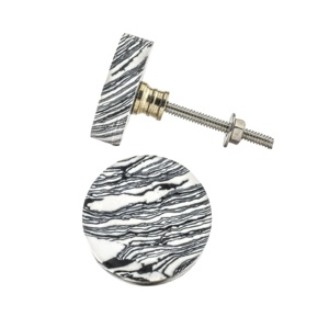 Boutons d'armoire modernes en bois de résine noir et blanc et poignée en laiton et métal de qualité pour cuisine chambre à coucher et salon tiroirs - Product Image 1