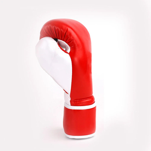 Guantes de Boxeo de Piel Sintética PU Rojos y Blancos Personalizados de Primera Calidad, con Soporte de Muñeca con Cierre de Gancho y Bucle, para Entrenamiento, Sparring y Golpeo, de Alta Calidad - Product Image 3