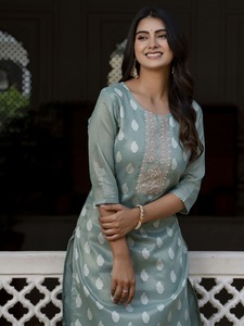 Vente flash sur les kurtas droits en soie mélangée brodés pour femmes, pour les occasions festives, vêtements décontractés disponibles à prix réduit - Product Image 4