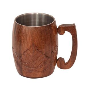 Mug en bois de style viking poli, écologique, pour boire de la bière, avec une prise en main confortable au toucher doux, aspect naturel fait à la main - Product Image 1