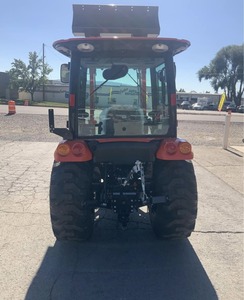 Chargeur de tracteur Bad Boyy 4035CH disponible pour les travaux agricoles, conception robuste, meilleures performances sur terrain accidenté, construction solide. - Product Image 3