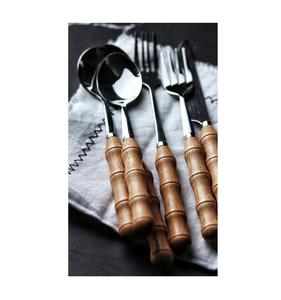 Service de couverts en bois écologique au design haut de gamme, idéal pour un mode de vie durable et les ménages soucieux de l'environnement - Product Image 1